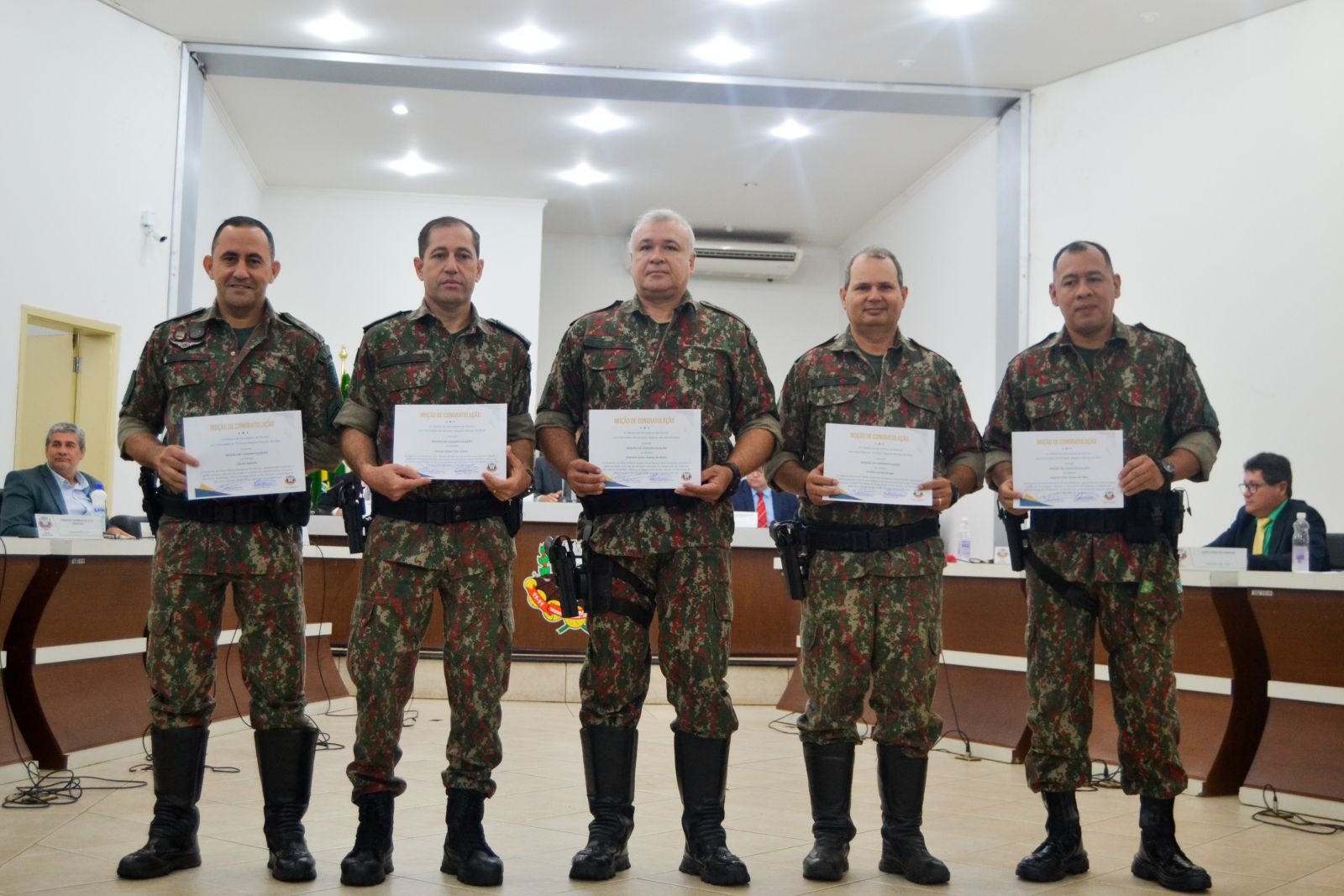 1° Tenente Comandante Ismael Carlos Frais, 2° Sargento PM Rabello, 2° Sargento PM Braga, 2° Sargento PM Júnior e 3° Sargento PM Augusto. 